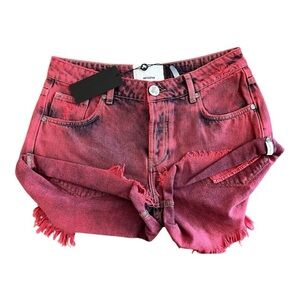 One Teaspoon Bandits Red Pistol Denim Shorts
Size AU 26/ 4 US NWT Mid Rise